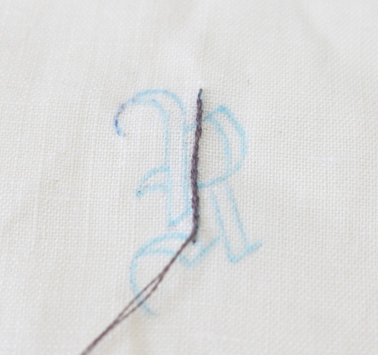 糸の終わり方 刺繍の糸始末の方法 玉止めしないよ 刺繍マニア